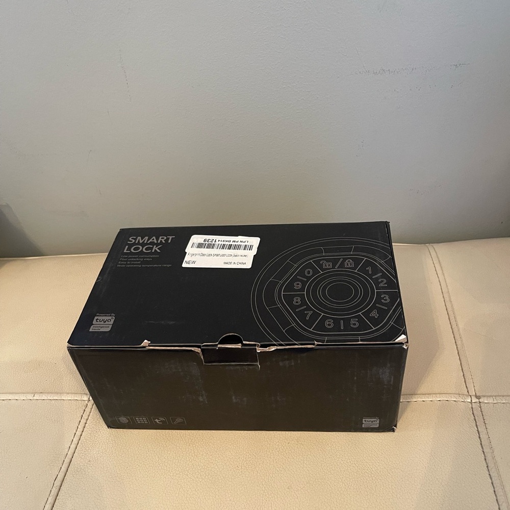 Smart Lock With Fingerprint, Key Access, Code And Remote Open access